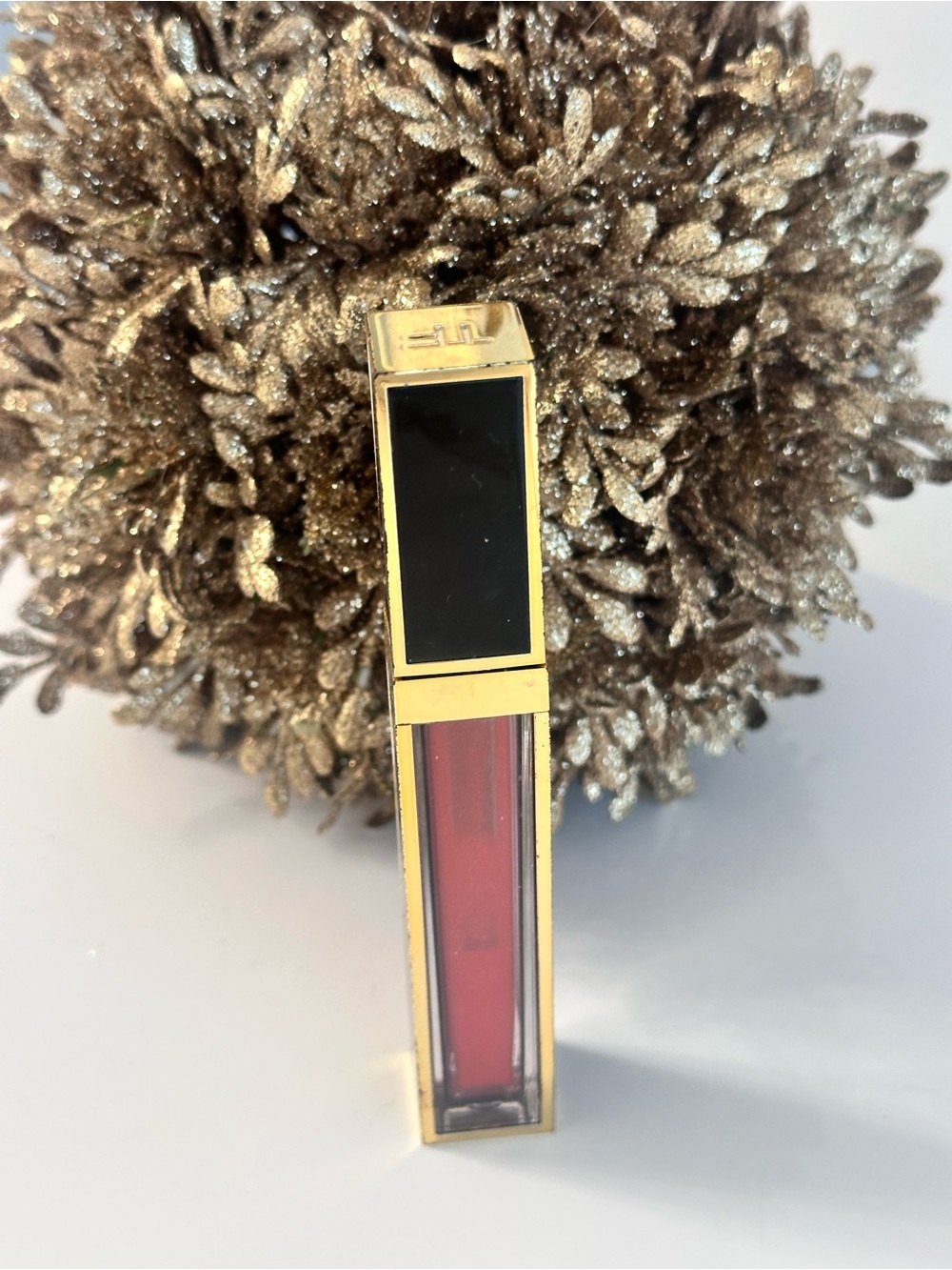 Tom Ford Nikita orange color